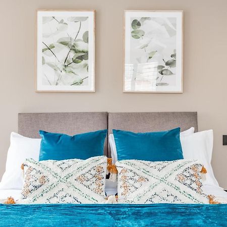 Executive 2 Bedroom Apt City Centre Free Pkg , Wifi By Tent Serviced Apartments Staines-upon-Thames Eksteriør billede